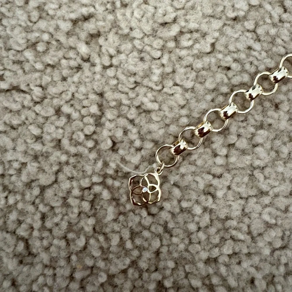 Kendra Scott McKenna  Necklace - Picture 2 of 2